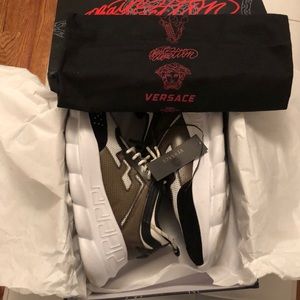 Versace Chain Reaction